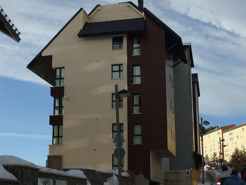 Apartamentos Monte Oiz Asn 塞拉内华达 外观 照片